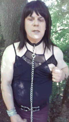 Fabienne Petit salope amenée dans les bois pour vider les males et se faire baiser