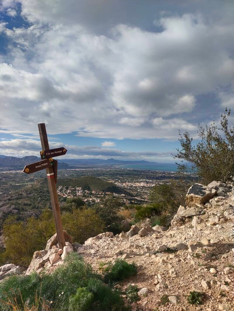 Camí a la cima del Montgó