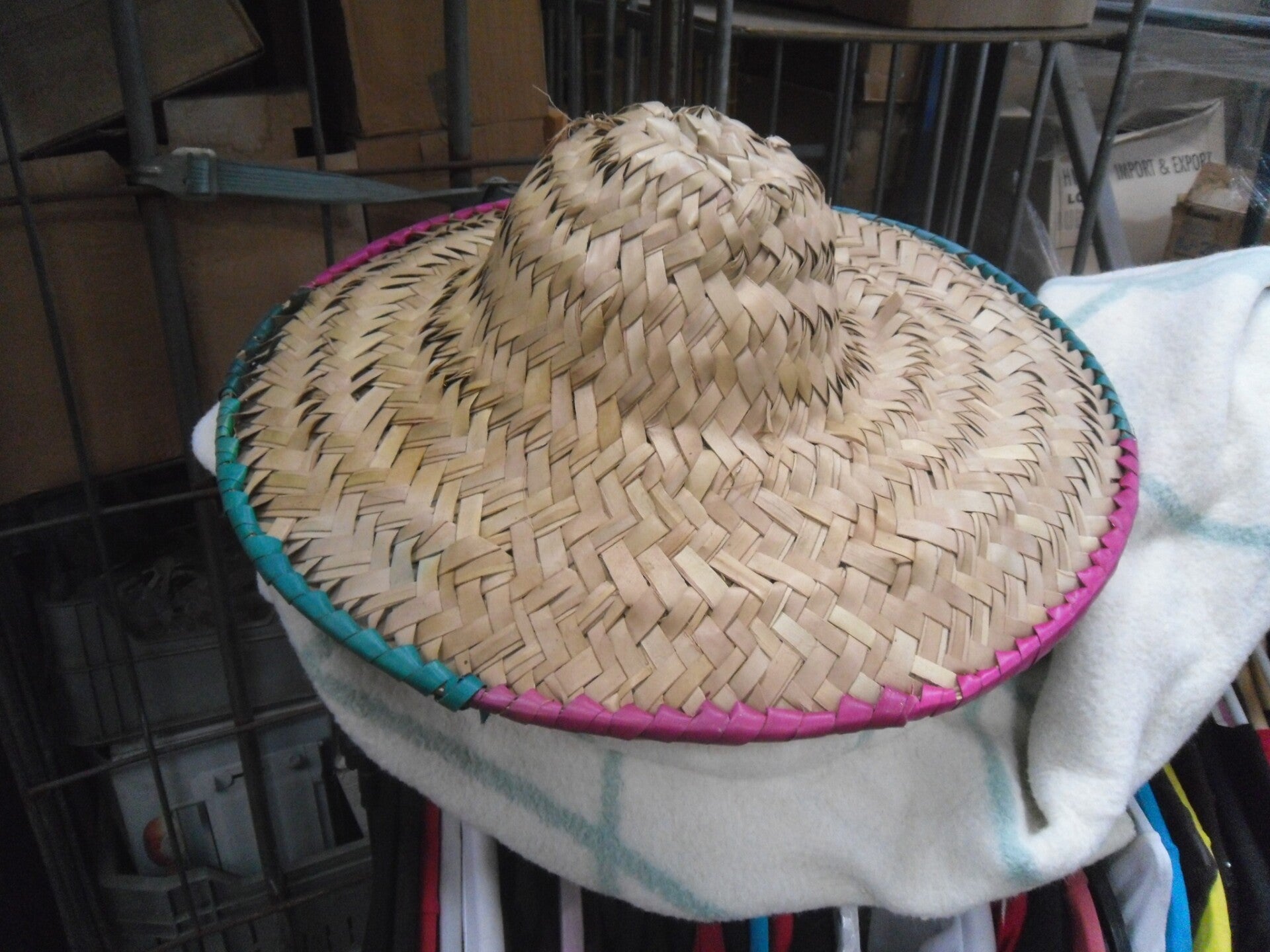 26 Stuks Strohoeden - 50cm breed