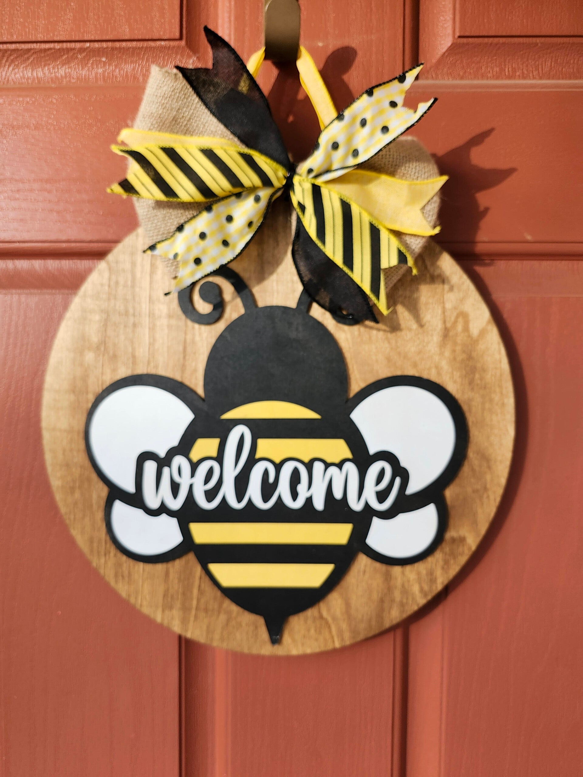 "Bee" Welcome Door Hanger
