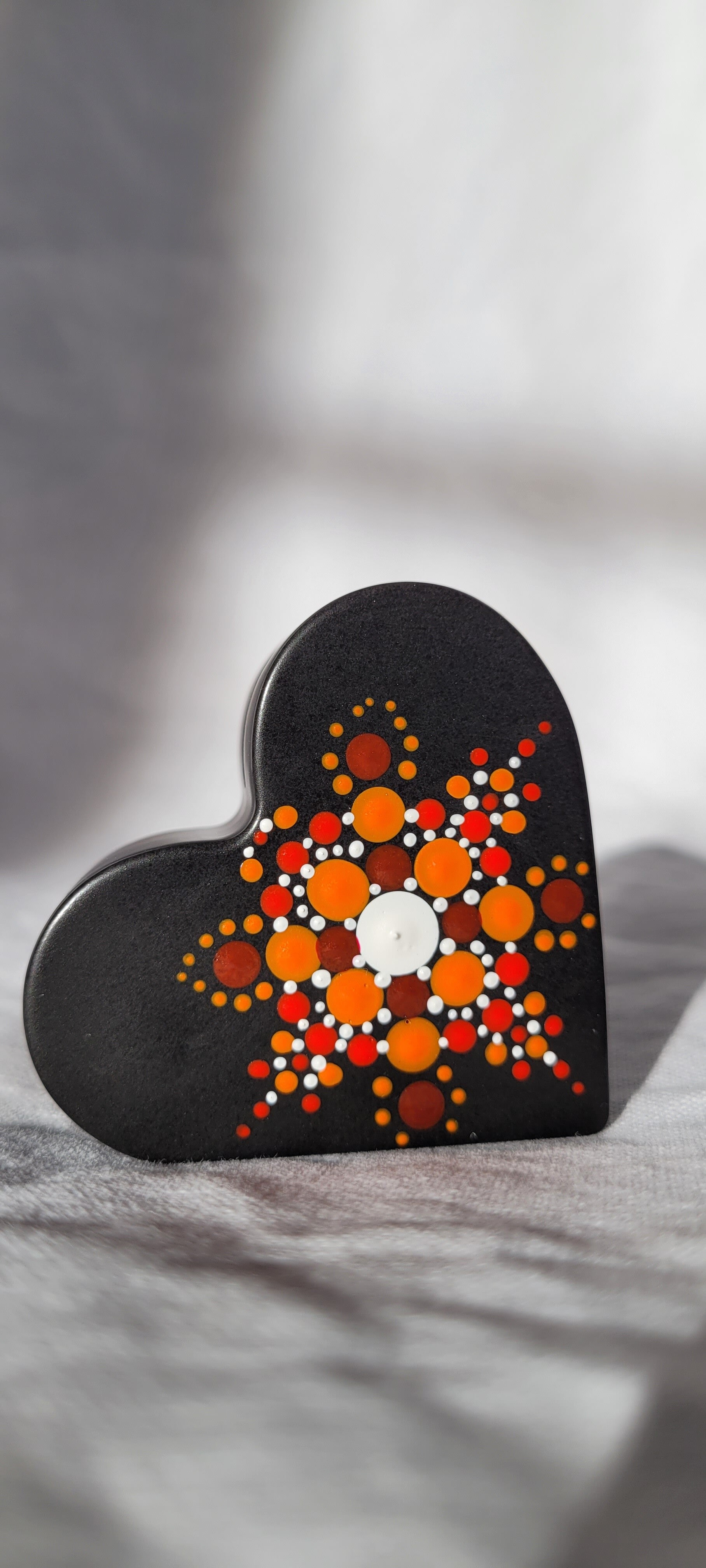 Herzförmiger Kartenhalter, Orange-Rot