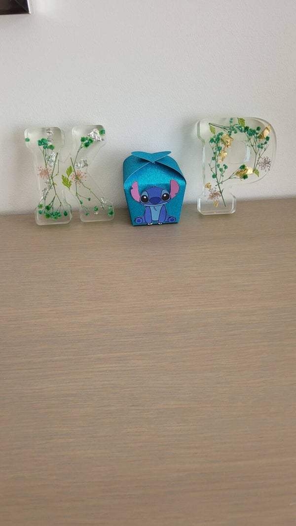 Lettre resine