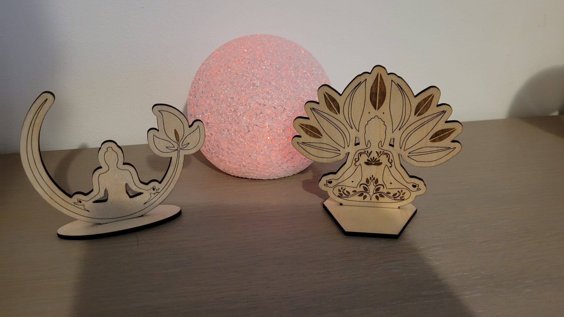 Lot Bouddha sur socle lune & fleur de lotus