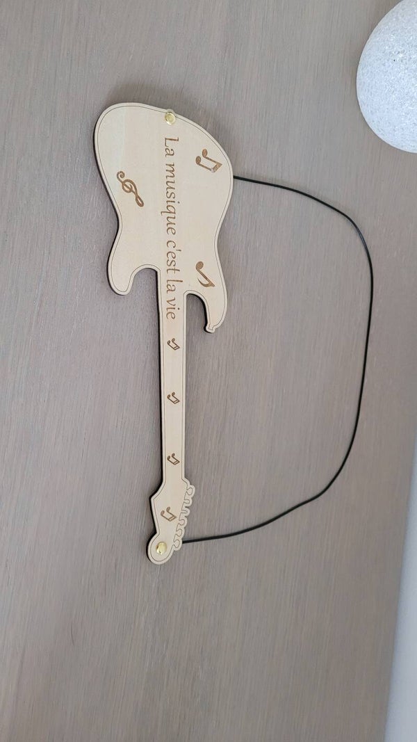 🎸 Guitare décorative en bois