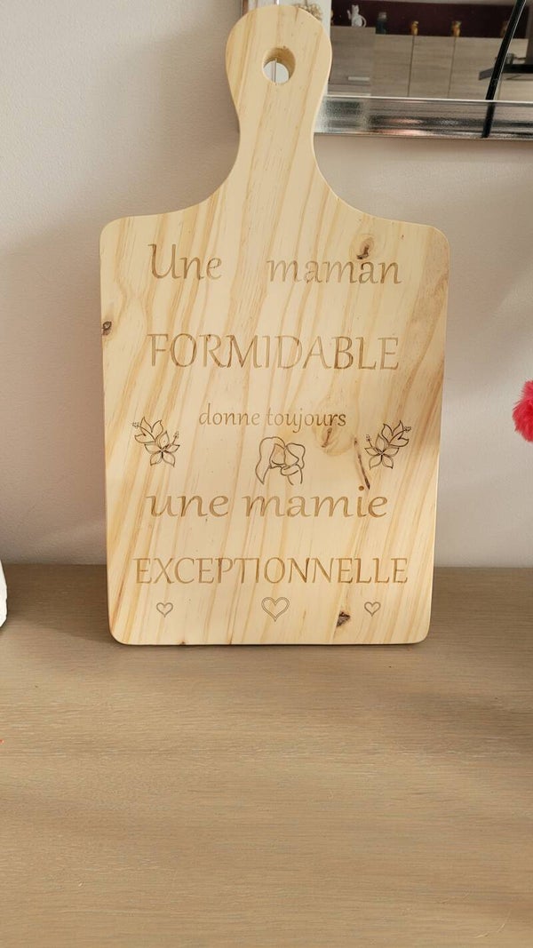 Planche apéro gravée - "Une maman formidable, une mamie exceptionnelle"
