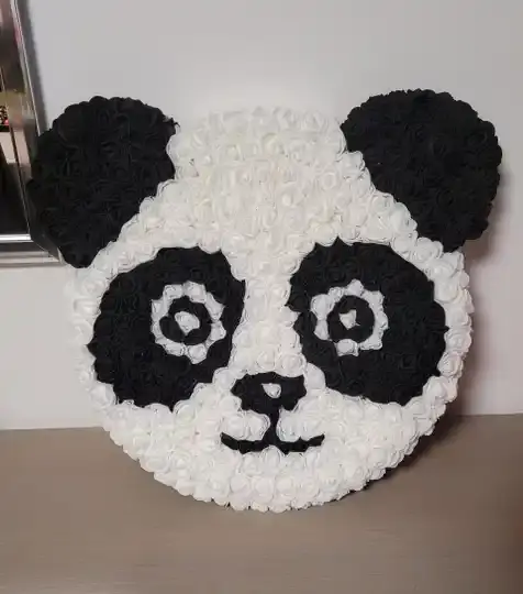 Tête panda en fleurs en mousse – décoration chambre enfant fait main