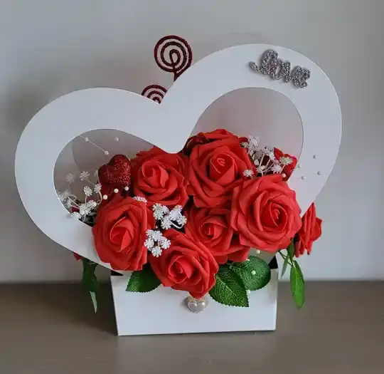 Boîte cœur décorative en fleurs en mousse – 30 cm – idée cadeau romantique fait main