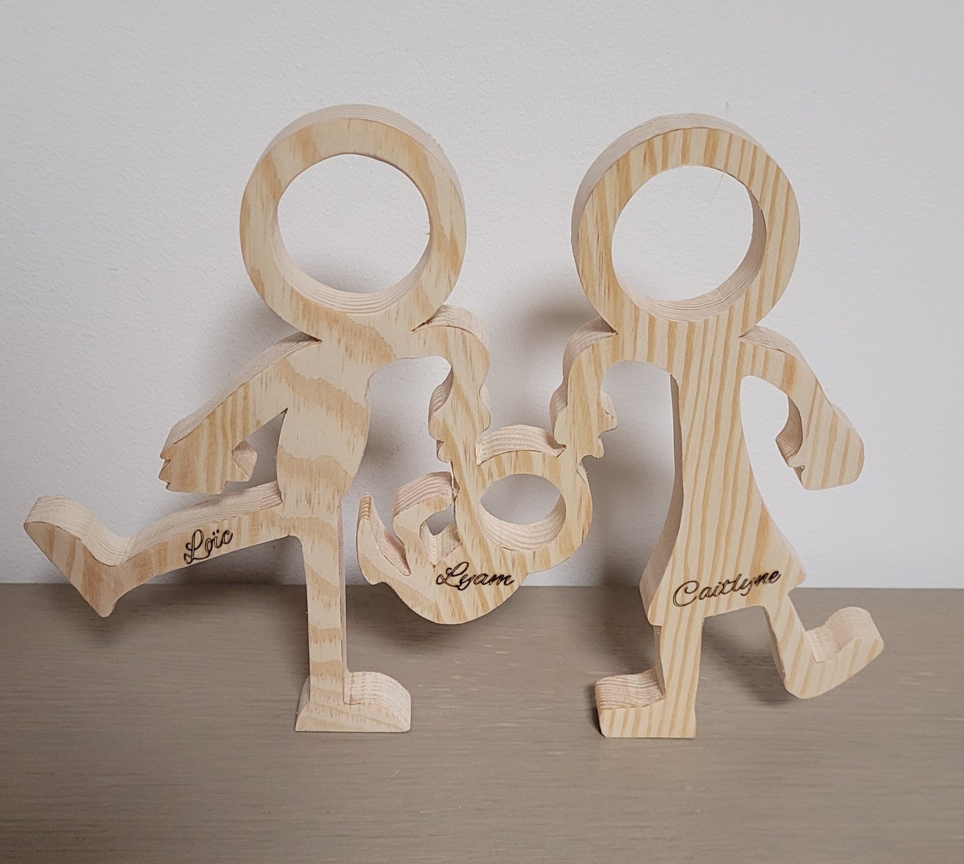 Silhouette famille en bois personnalisée