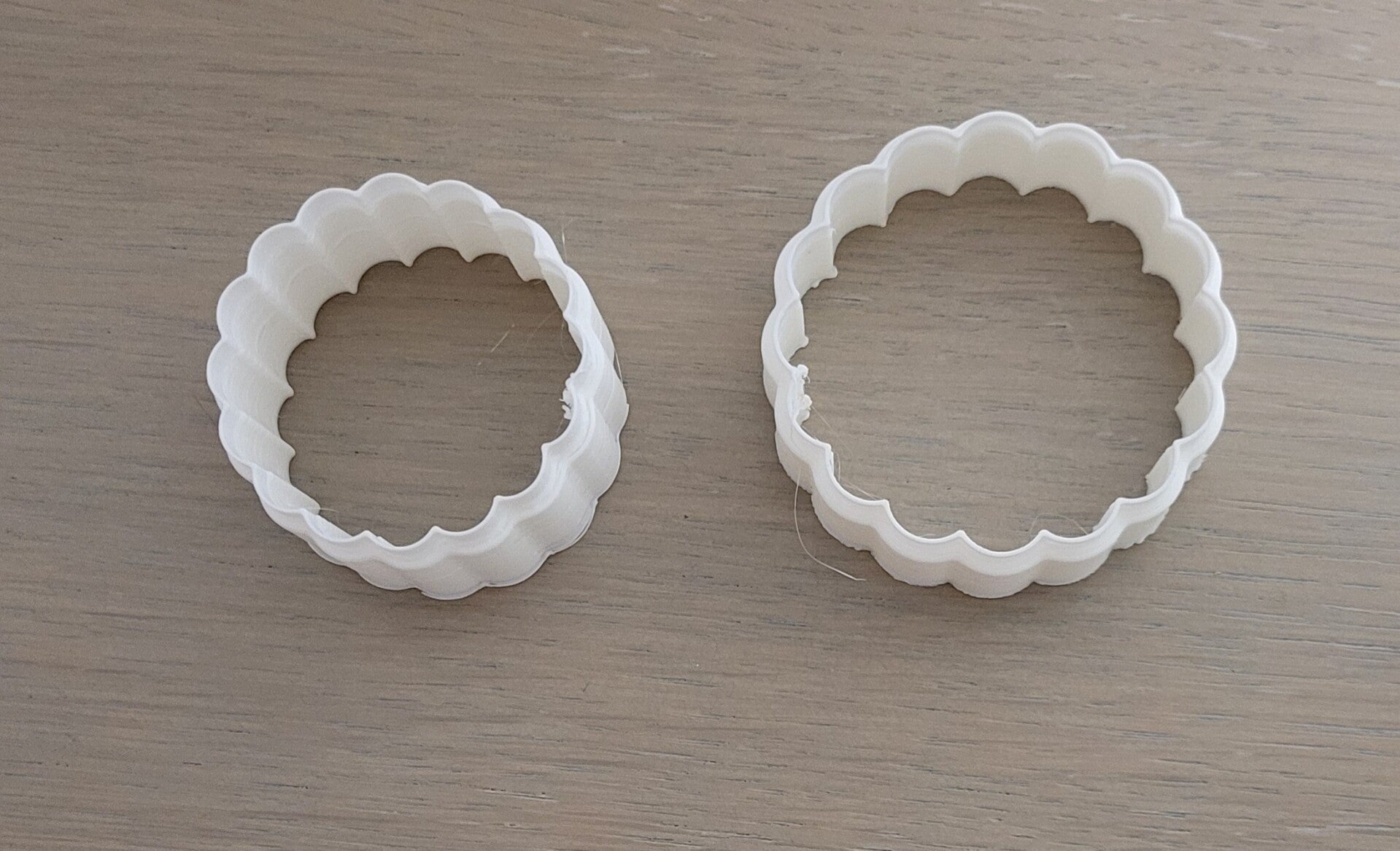 Lot de 2 emporte-pièces fleur ondulée – 5 cm et 6 cm