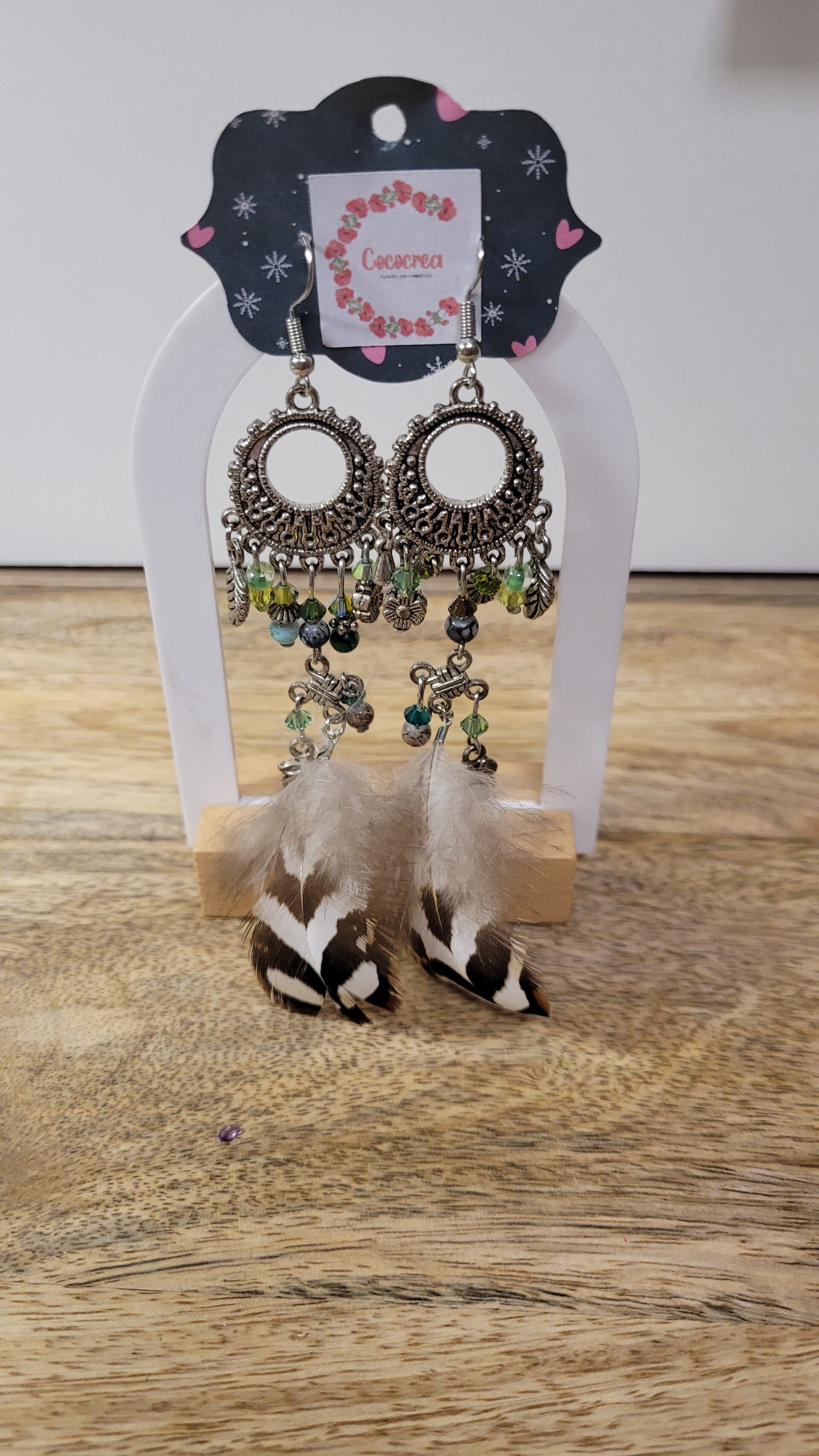 Boucles d’oreilles plume de faisan vénéré et perles cristal – Style bohème chic