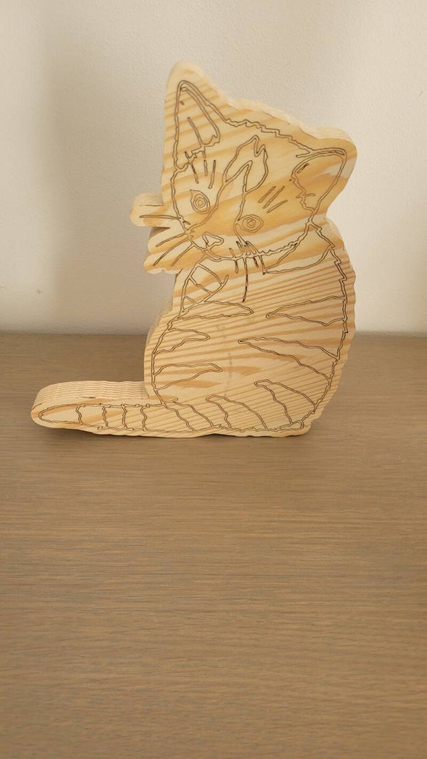 Chat Élégance – figurine en bois gravé fait main – décoration artisanale – idée cadeau