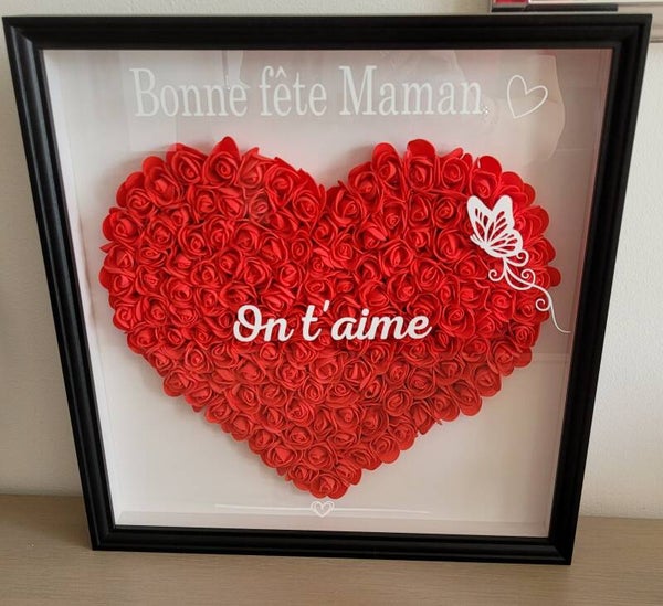 Cadre cœur fleuri personnalisé – Bonne fête Maman