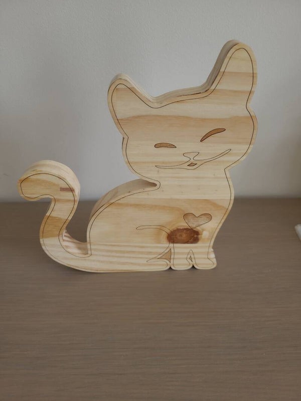 Chat Douceur – figurine en bois gravé fait main – décoration artisanale – idée cadeau