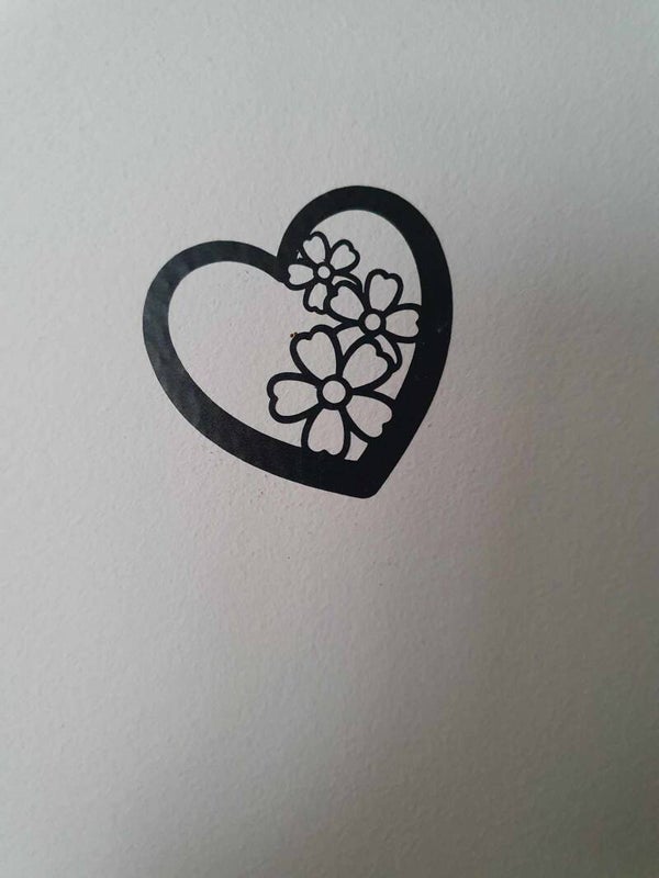Sticker cœur fleuri – Déco murale ou interrupteur