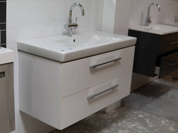 Er wordt momenteel geboden op  kavel nr. 011 =