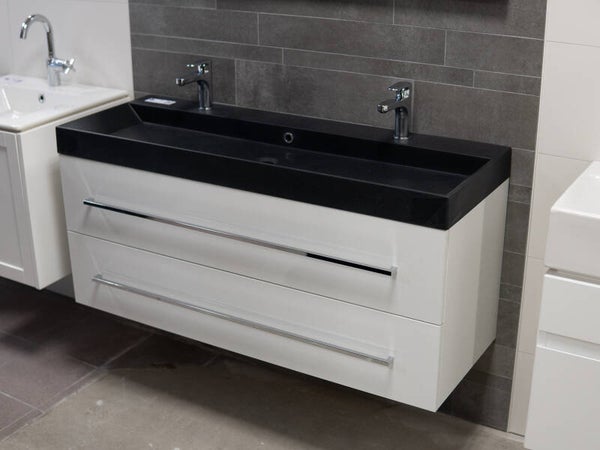 Er wordt momenteel geboden op  kavel nr. 003 =