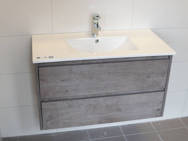 Er wordt momenteel geboden op kavel nr. 043 =