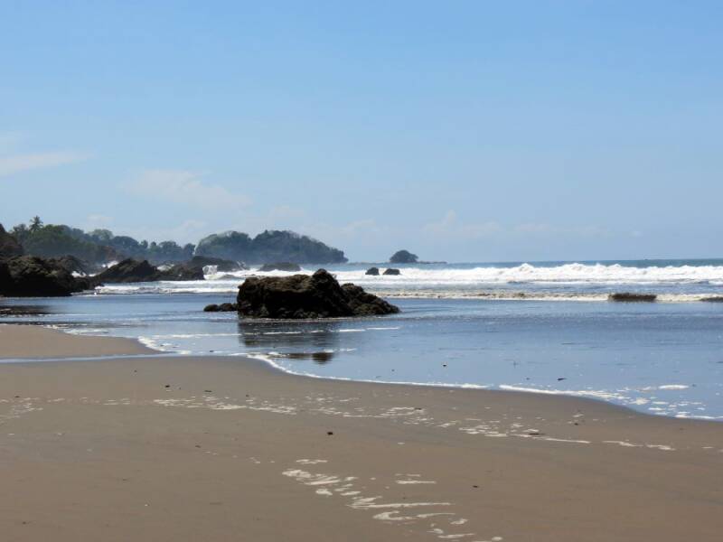 dominical-strand-04-2013.jpg