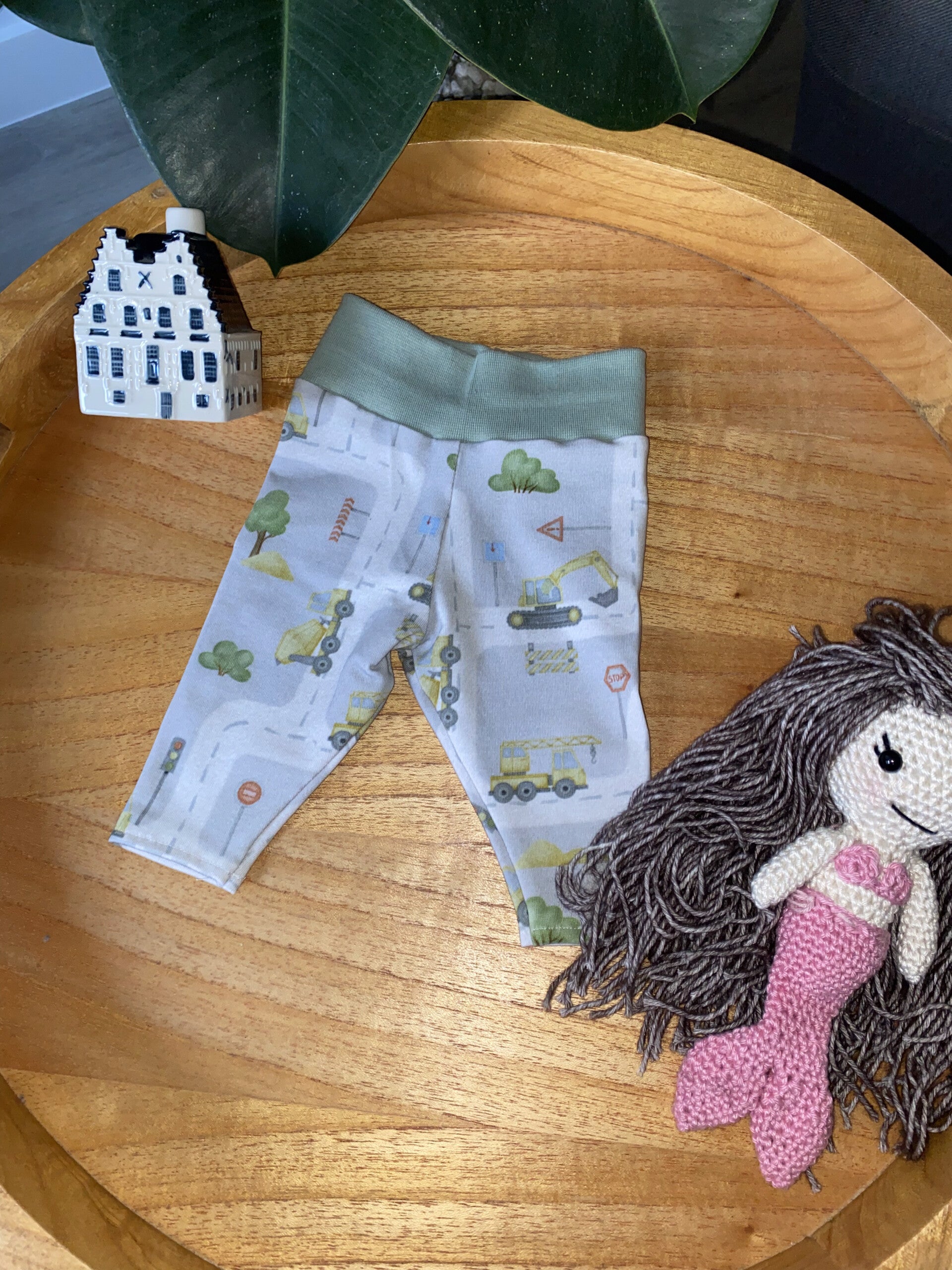 Prematuur baby legging  bouwvoertuigen print