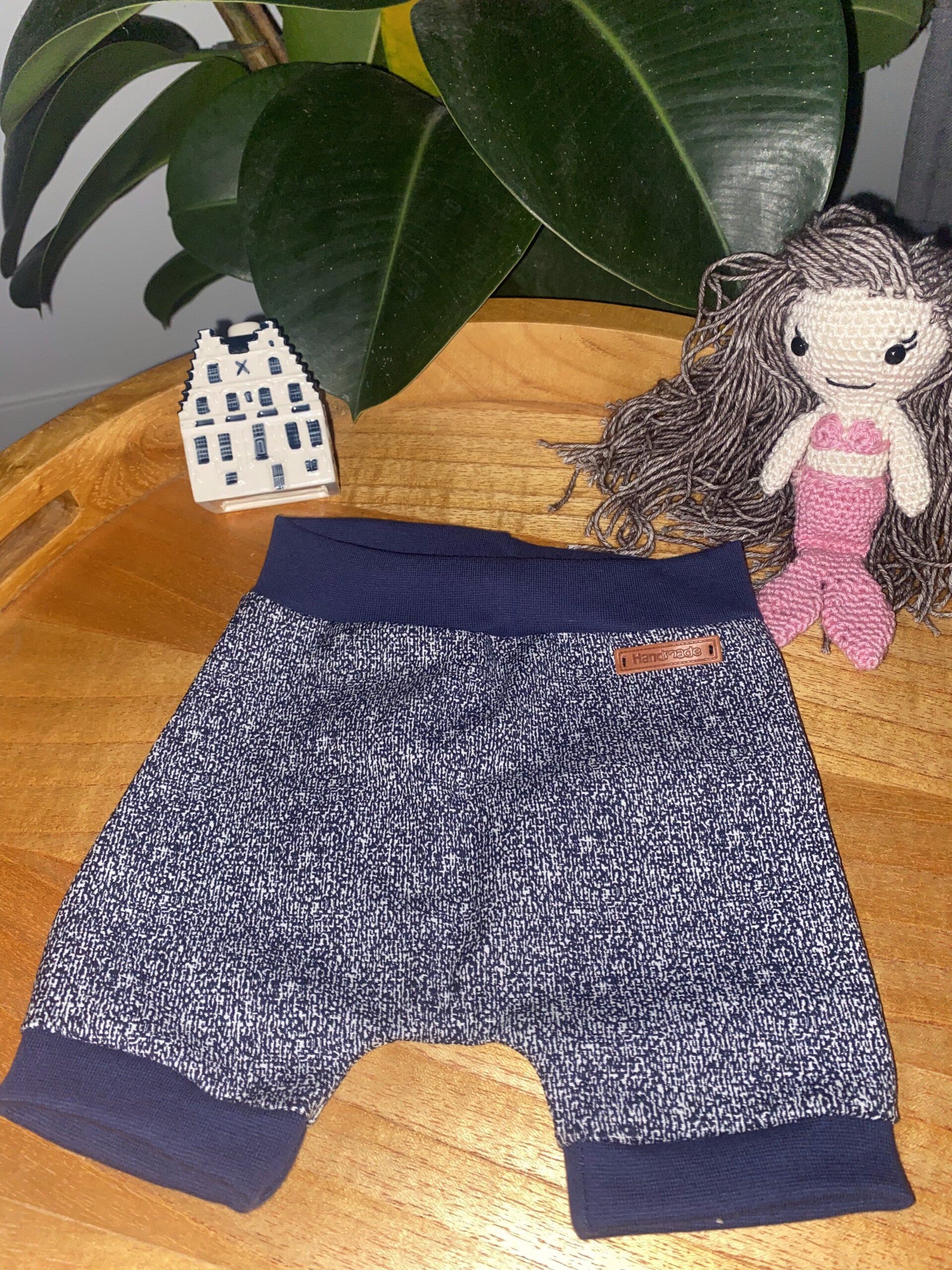 Kort baby broekje denim look