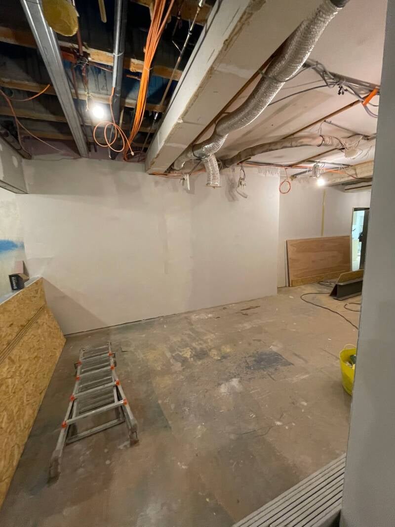 122111928050944511-standard.jpg