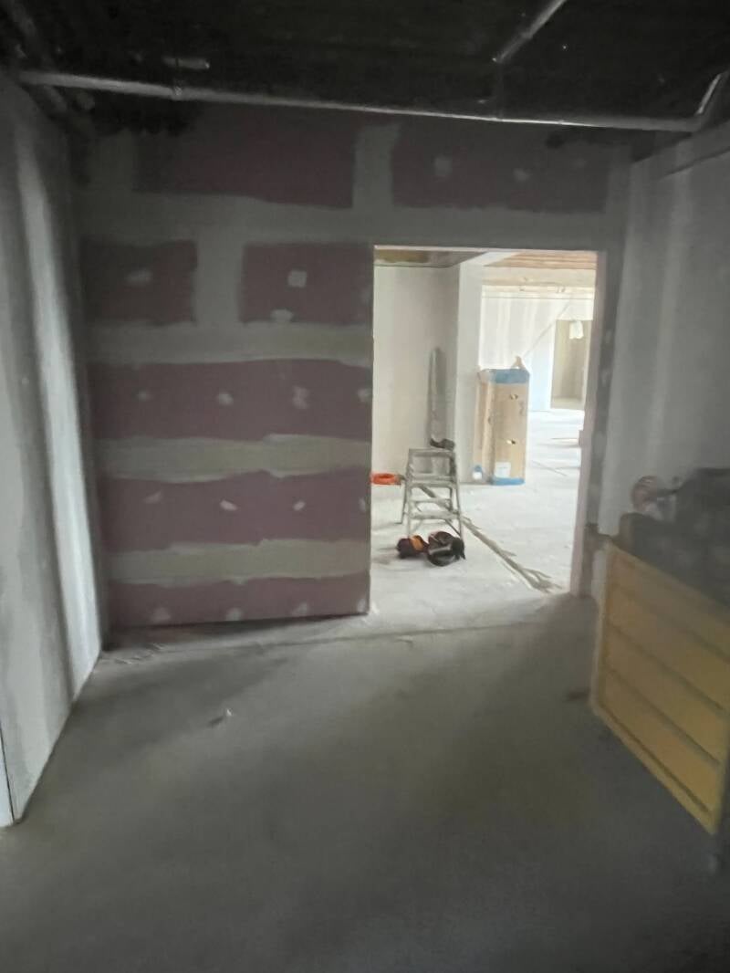 122112112190944511-standard.jpg