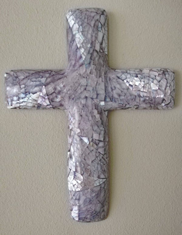 Kruisje wand in parelmoer