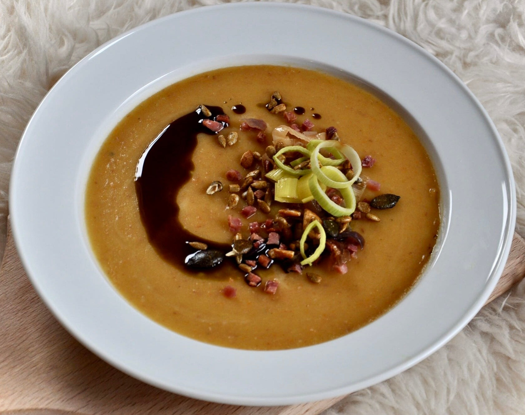 Cremige Kartoffelsuppe mit Speck / Hauptgerichte / Rezepte | JOJOS SOULFOOD Cremige Kartoffelsuppe mit Speck / Hauptgerichte / Rezepte | JOJOS SOULFOOD