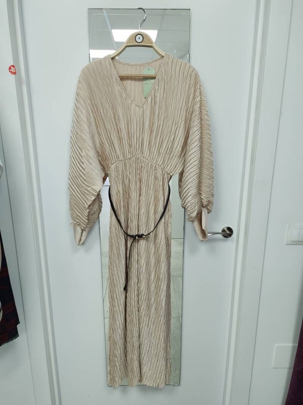 Vestido de noche con cinturón