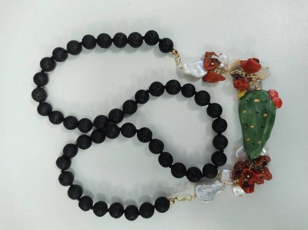 Collar con esfera de cuadros sicilianos.