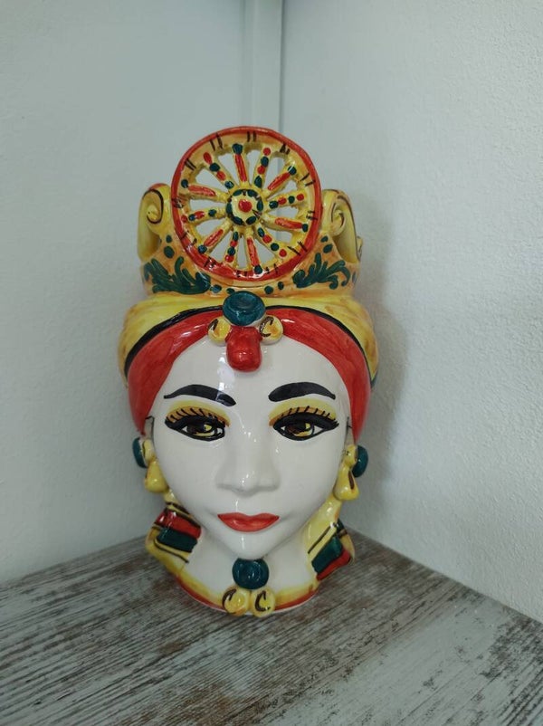 "Cabeza de hombre blanco de moro" de cerámica siciliana de Caltagirone