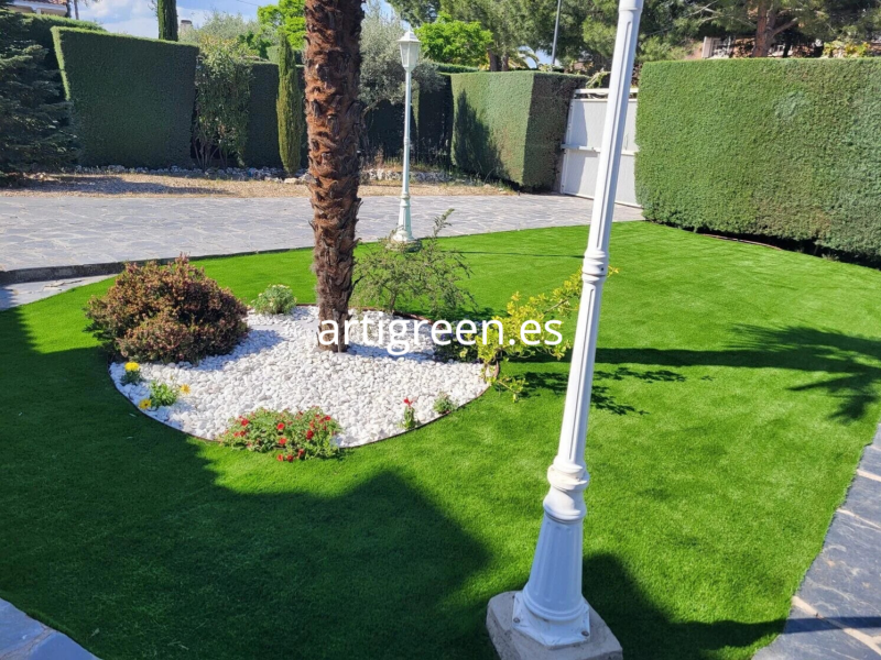 Jartines con césped artificial