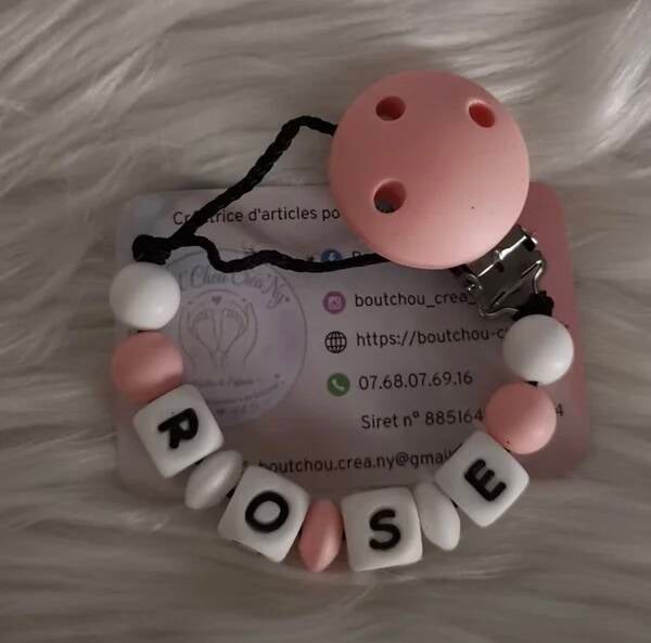 Attache tétine en silicone sans motif rose