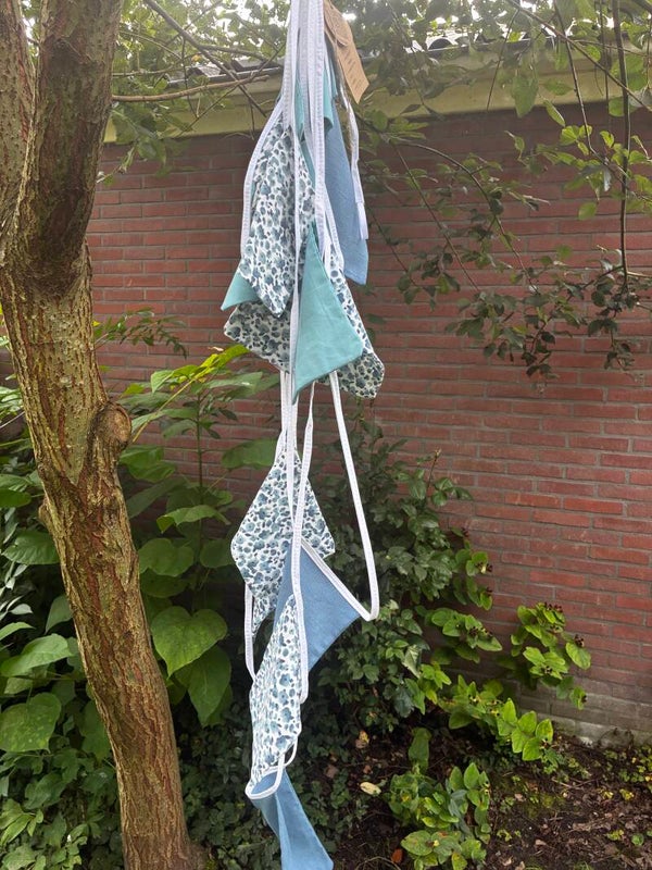Vlaggenlijn blauw/wit bloem