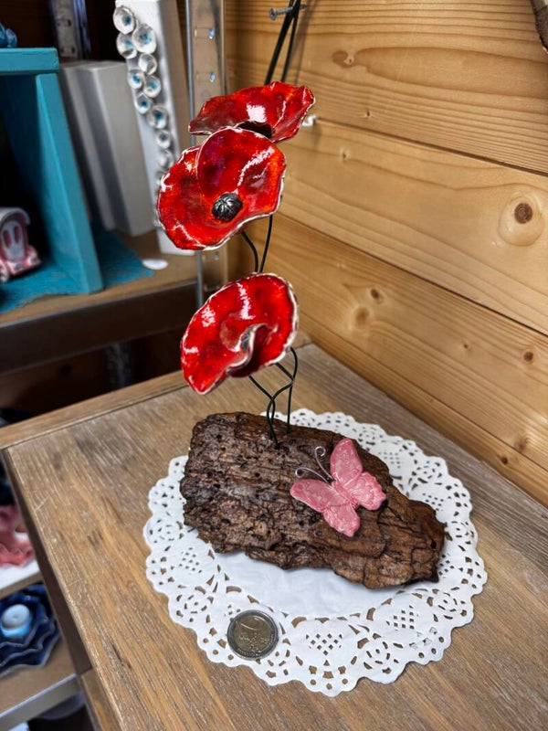 3 Klaprozen met roze vlindertje