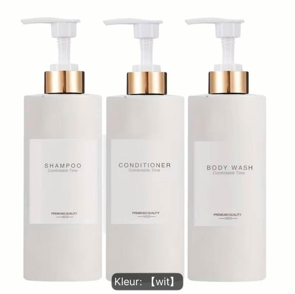een set van 3 pompflessen wit/goud met tekst 500 ml, zeep dispenser kunststof, navulbare shampoo fles.