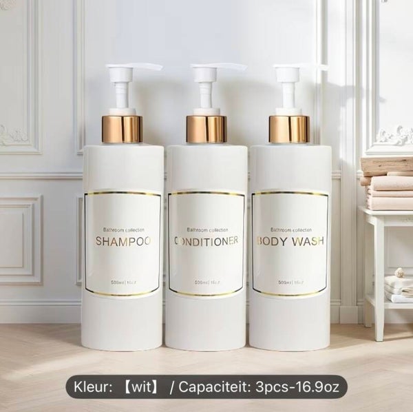 een set van 3 pompflessen wit/goud met tekst 500 ml, zeep dispenser kunststof, navulbare shampoo fles.