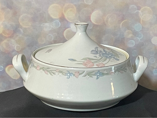 Excel China “Center Stage” Covered Vegetable Bowl
