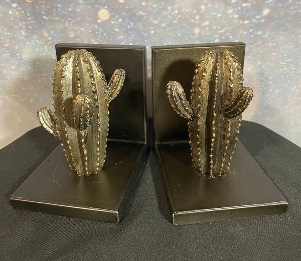 Vintage Southwest Style Cast Iron Cactus Bookends – Rustic Charm Meets Desert Flair