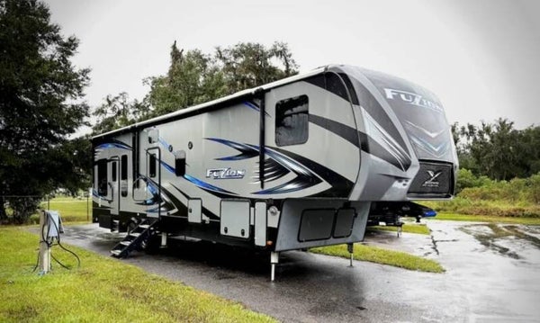 2017 Keystone Fuzion 369