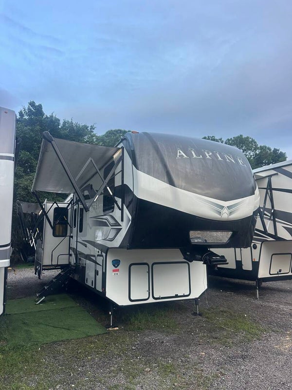 2022 Keystone Alpine 3220RL