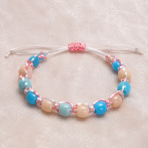 Des couleurs douces pour un bracelet plein de délicatesse