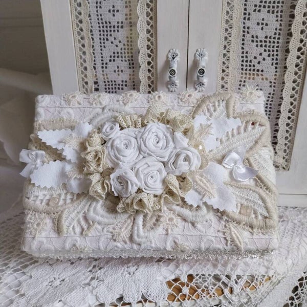 zauberhaftes Unikat Schmuckschachtel mit Vintage Spitzen