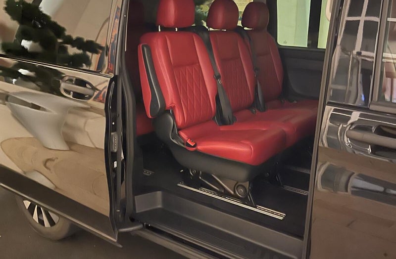 "alt=grand véhicule type mercedes vitto ou autres tres beau véhicule pour vip et evenements "