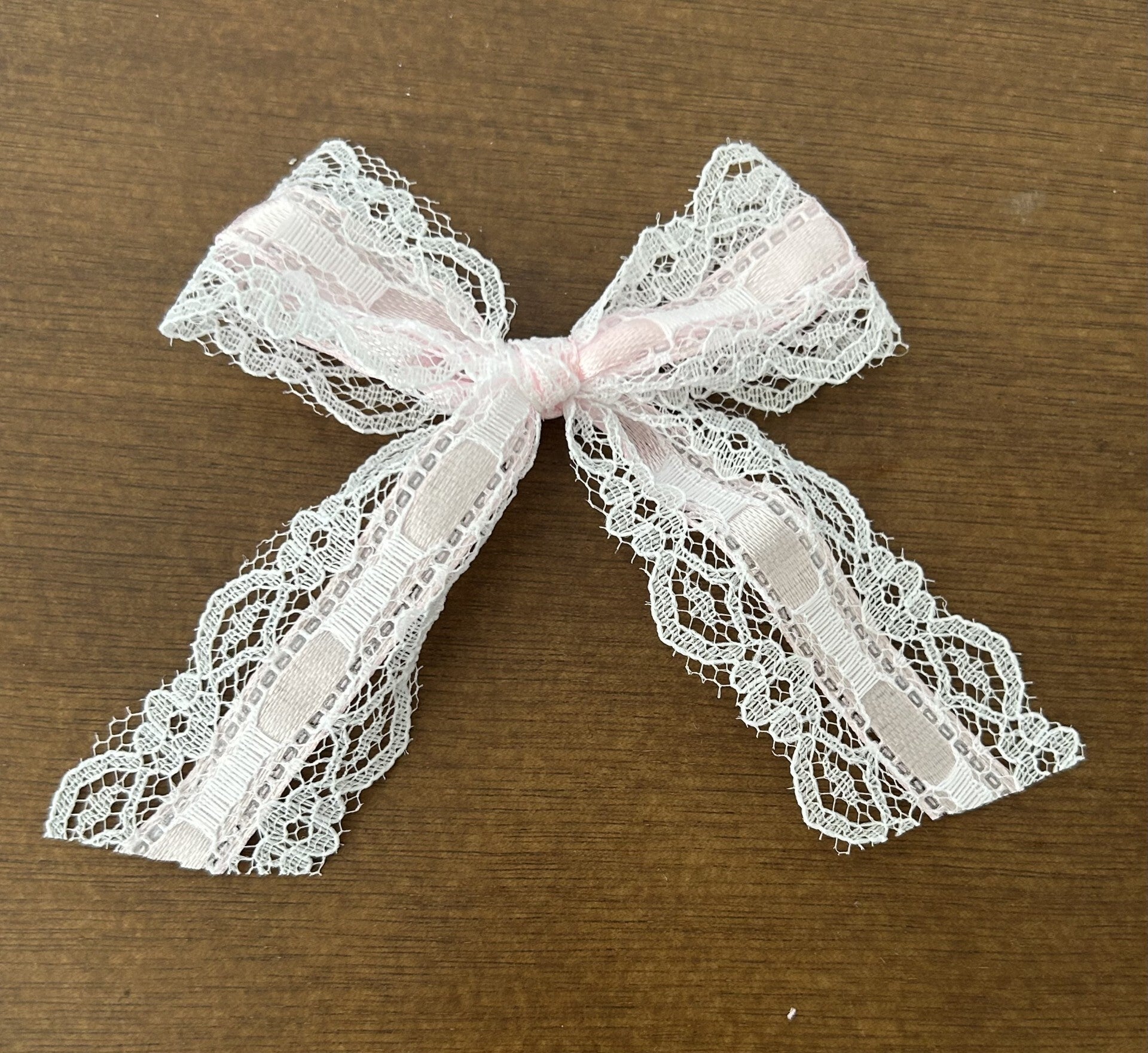 Strik kant en lint roze