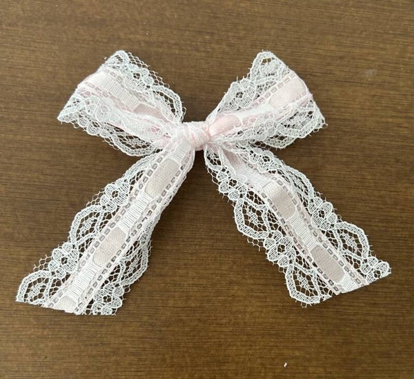 Strik kant en lint roze