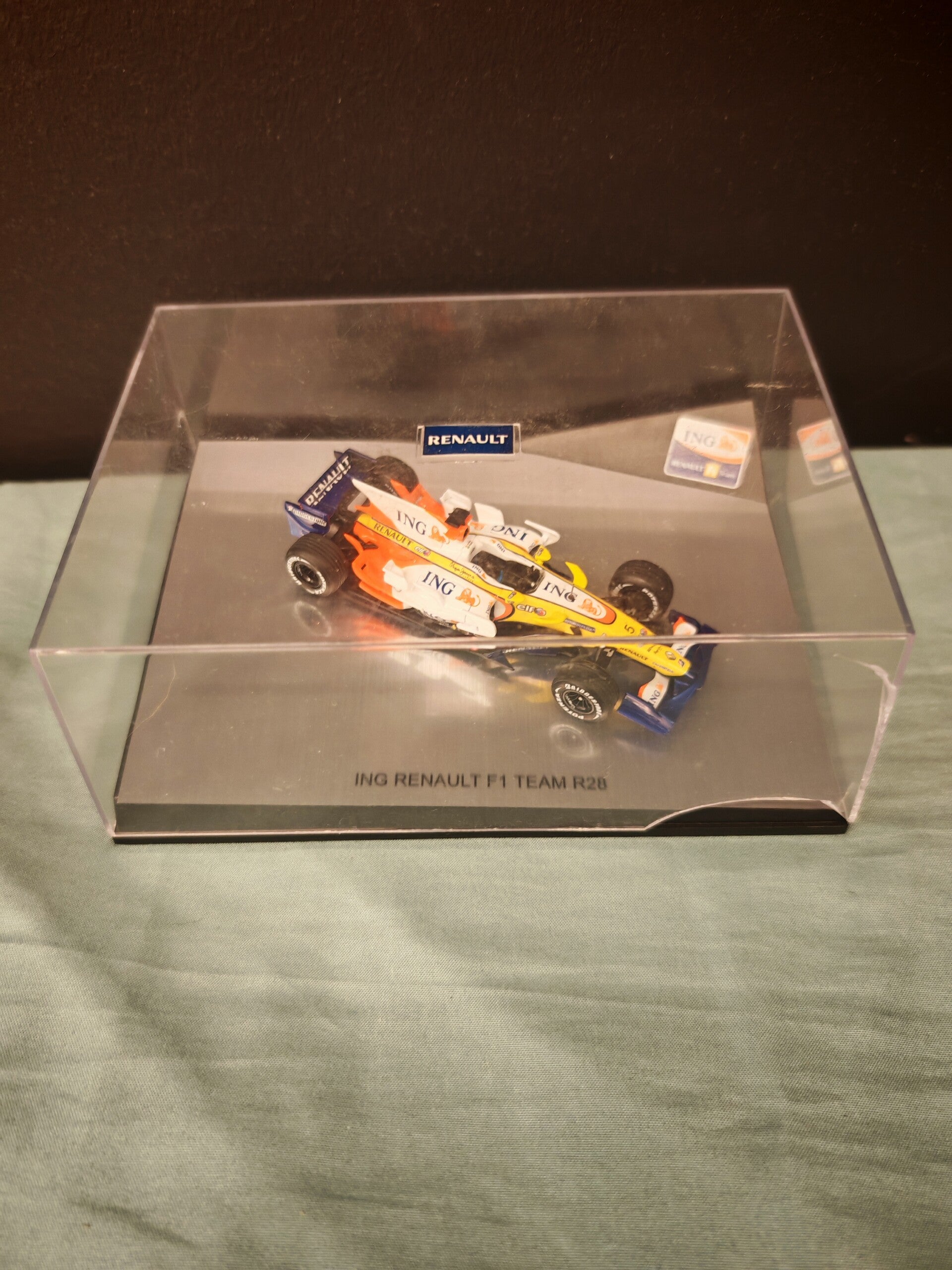 Schaalmodel ING Renault F1 Team R28 – Formule 1 Collectors Item