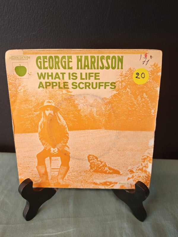 Vinyl Single George Harrison – “What Is Life” / “Apple Scruffs”