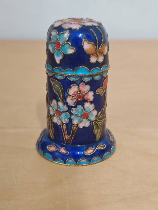 Vintage Cloisonné met Bloemdecoratie – Elegant Oosters Kunstobject