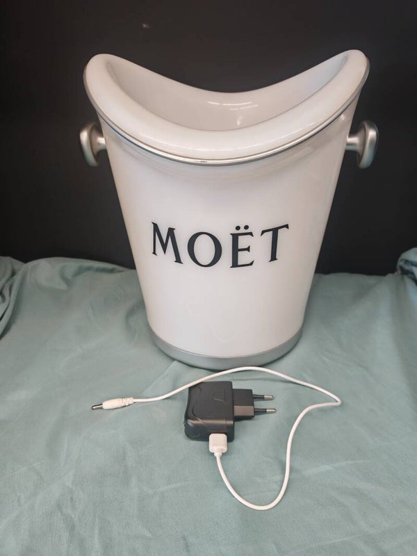Moët & Chandon LED Verlichte Champagne Emmer – Luxe Eyecatcher voor Feesten en Events